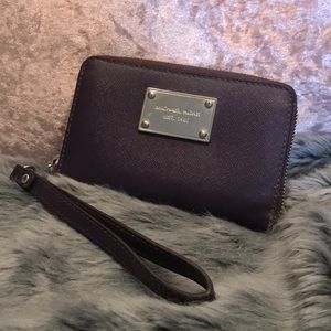 Michael Kors Wristlet/Wallet